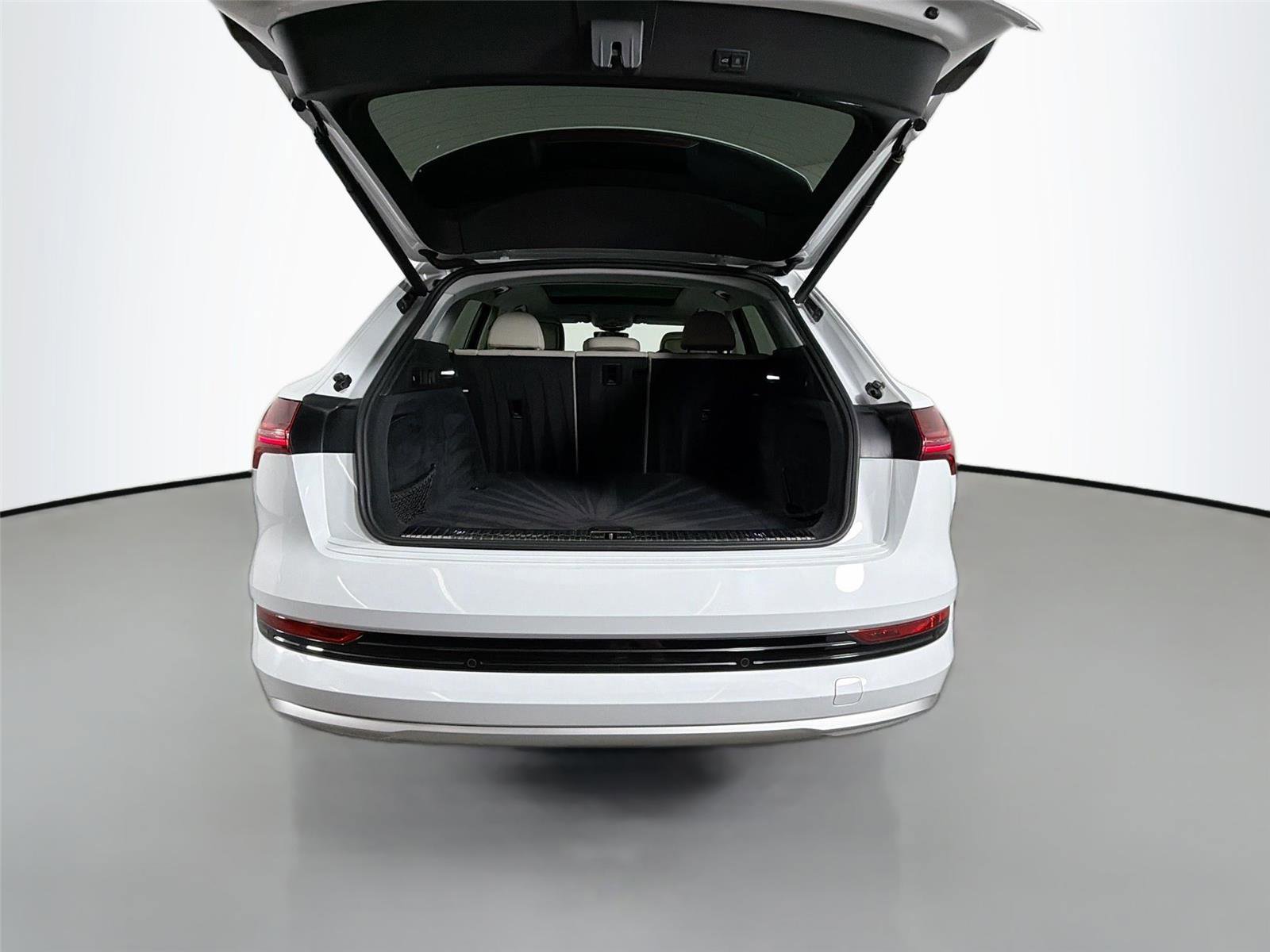 Used 2019 Audi e-tron Premium Plus AWD/4WD image 27