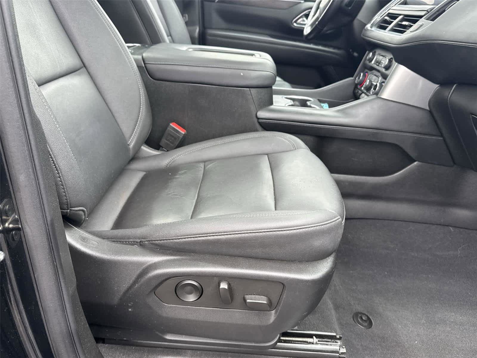 Used 2023 Chevrolet Suburban LT w/ Luxury Package AWD/4WD image 18