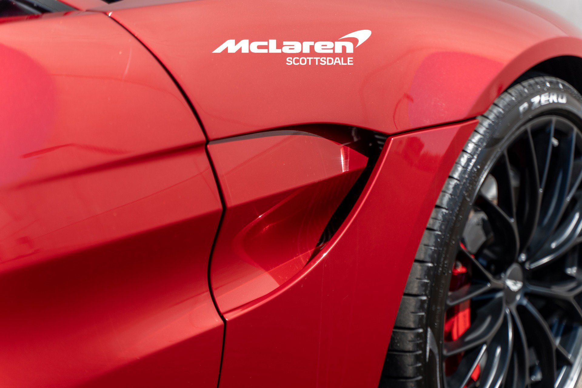 Used 2022 Aston Martin V8 Vantage Roadster RWD image 23