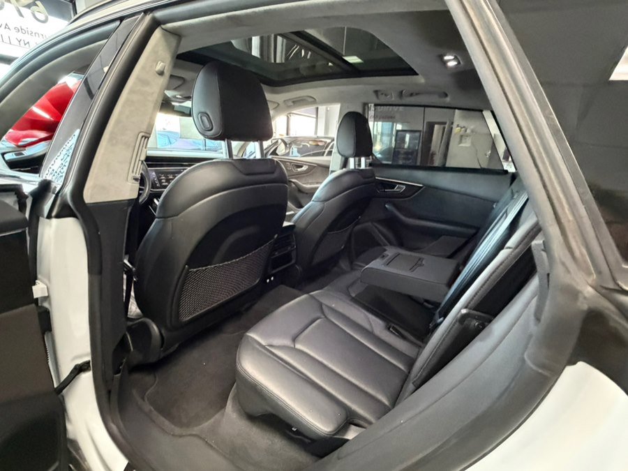 Used 2020 Audi Q8 Prestige w/ Prestige Package AWD/4WD image 29
