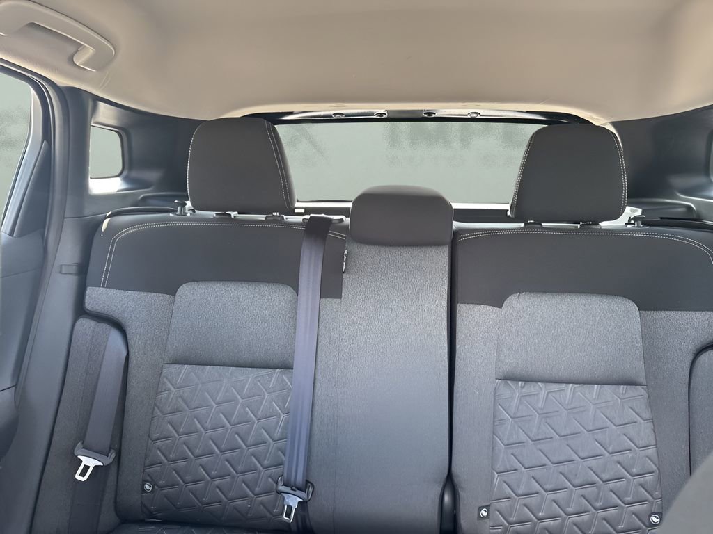 Used 2025 Nissan Kicks SV AWD/4WD image 10