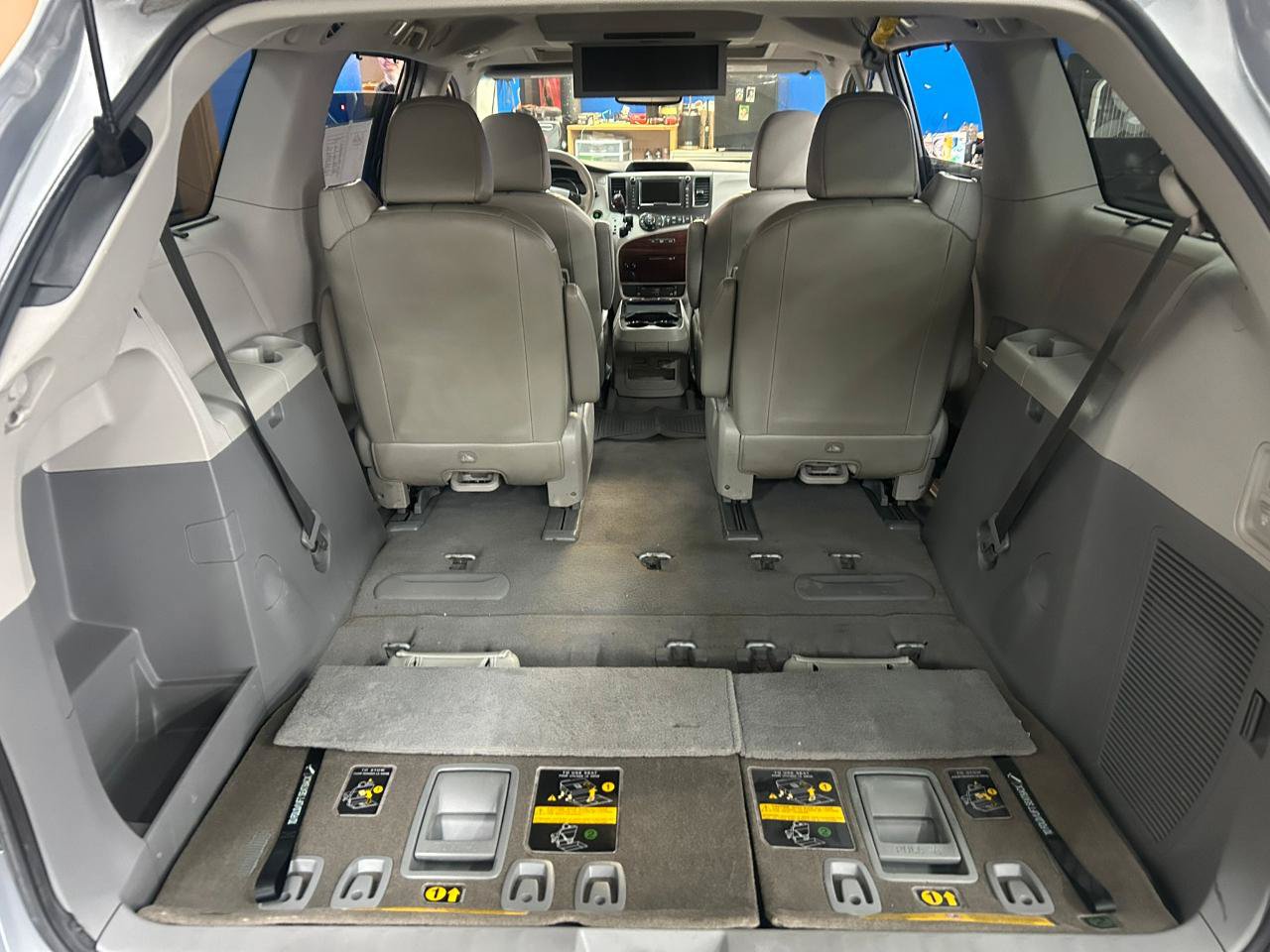 Used 2011 Toyota Sienna XLE w/ Premium Pkg AWD/4WD image 15