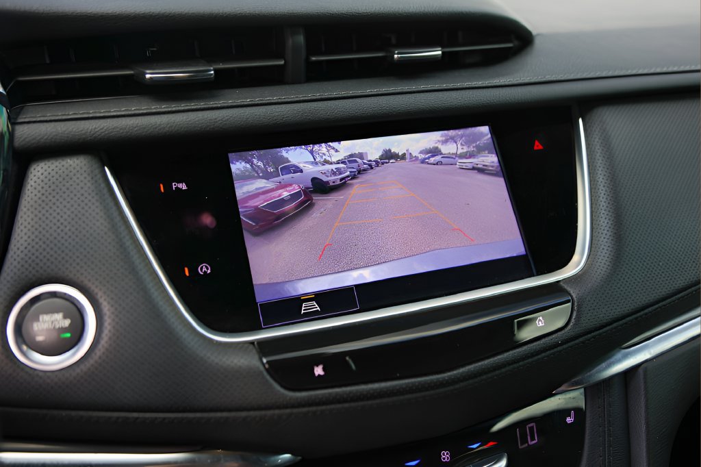 Certified 2024 Cadillac XT5 Luxury FWD image 17