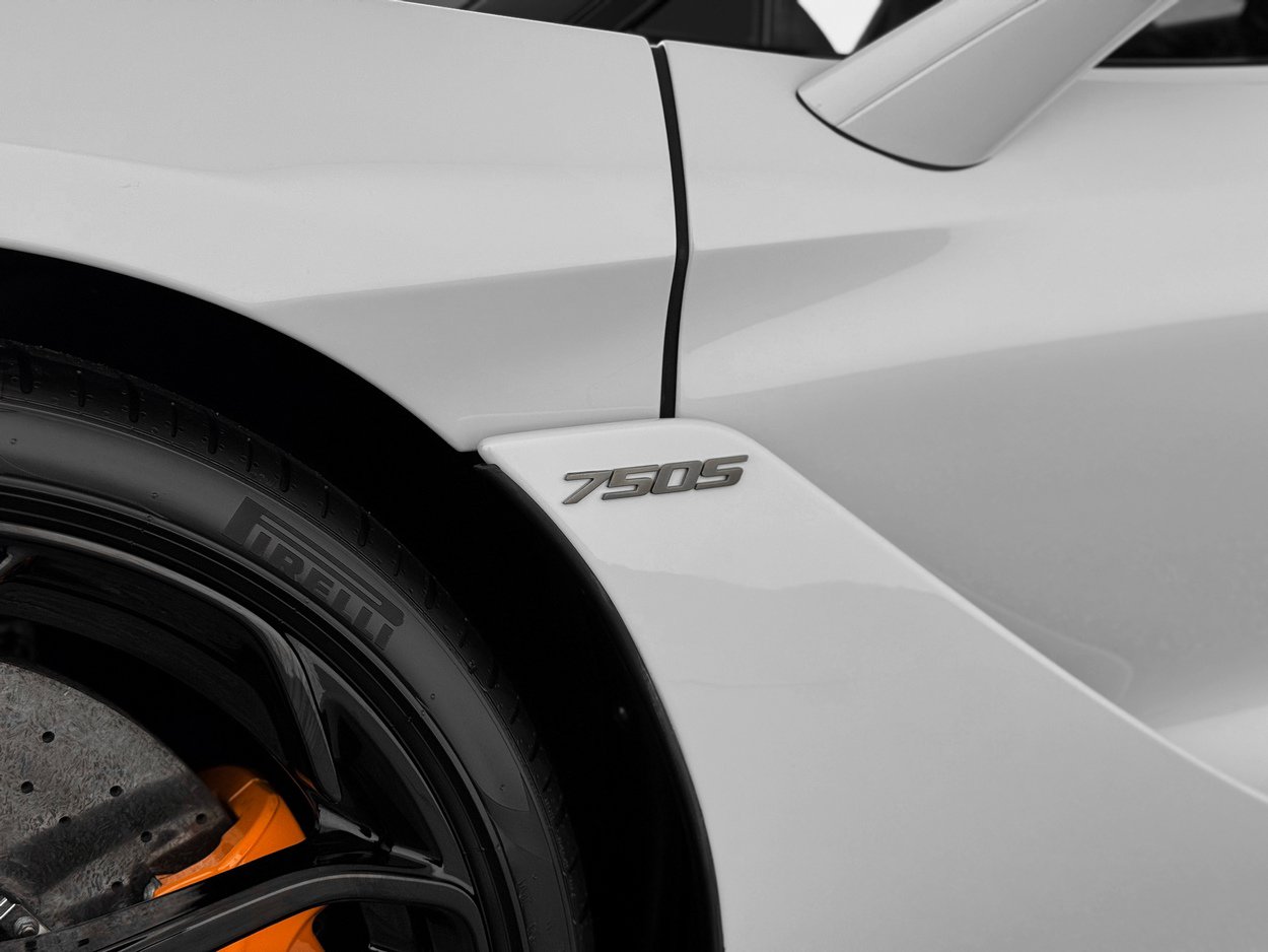 Used 2026 McLaren 750S Spider RWD image 38