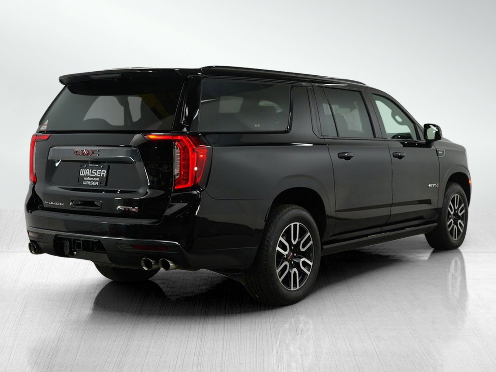 Used 2023 GMC Yukon XL AT4 w/ AT4 Premium Package image 6