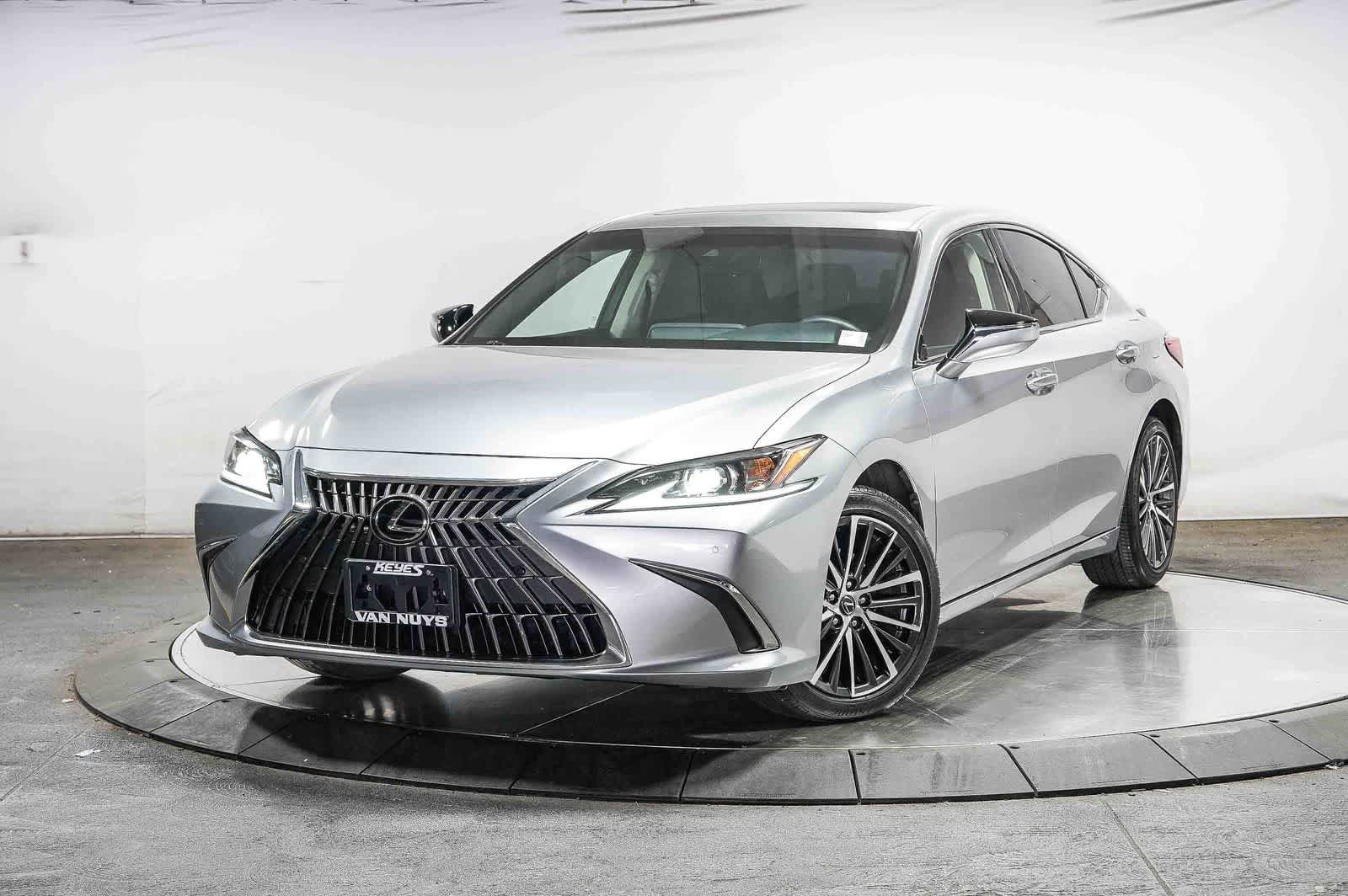 Used 2025 Lexus ES 300h w/ Premium Package