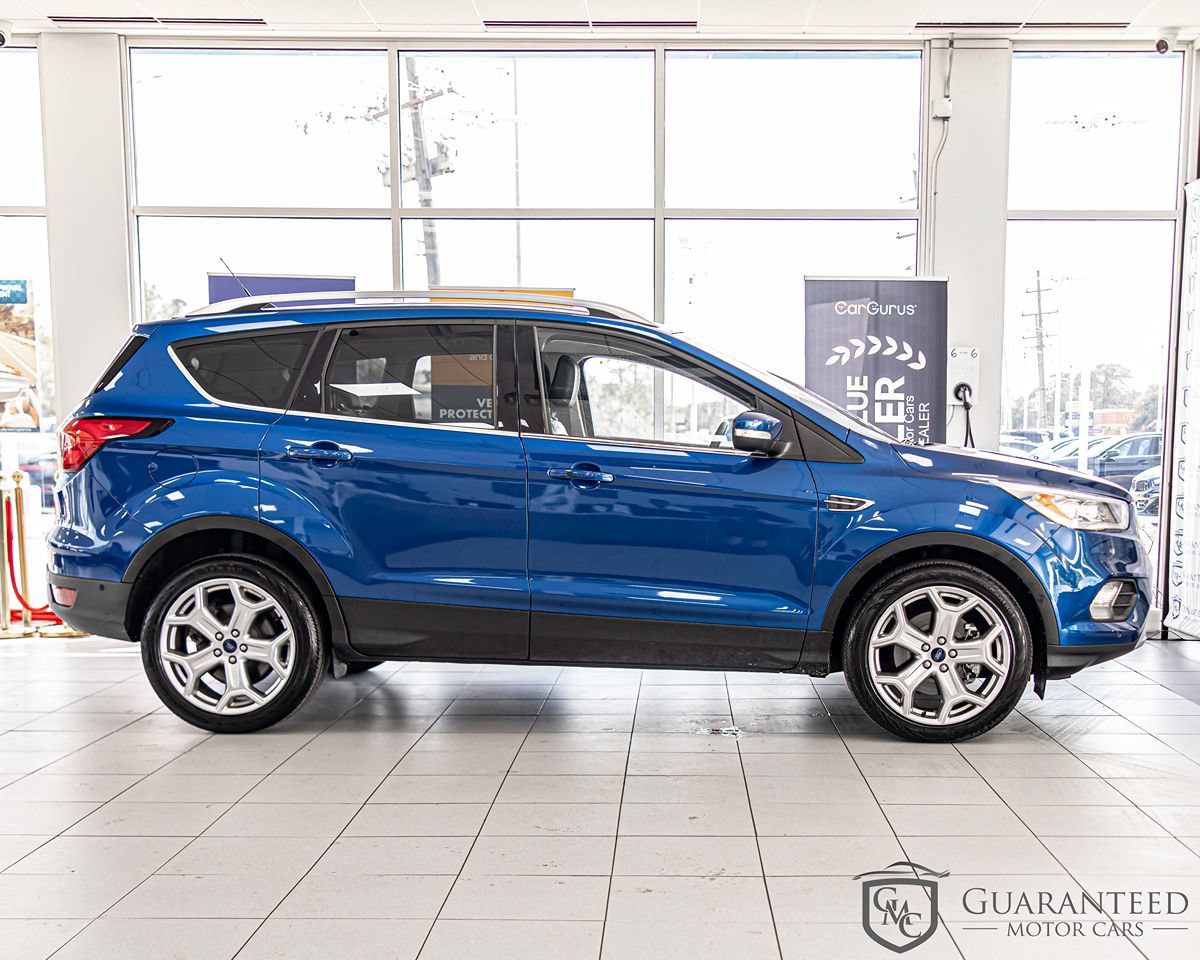 Used 2019 Ford Escape Titanium w/ U9j03 - Titanium Tow Package AWD/4WD image 9