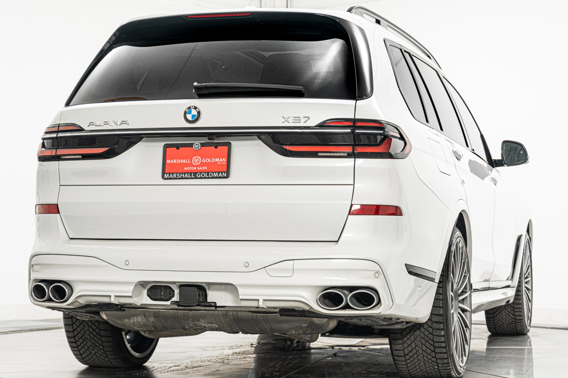 Used 2024 BMW ALPINA XB7 image 9