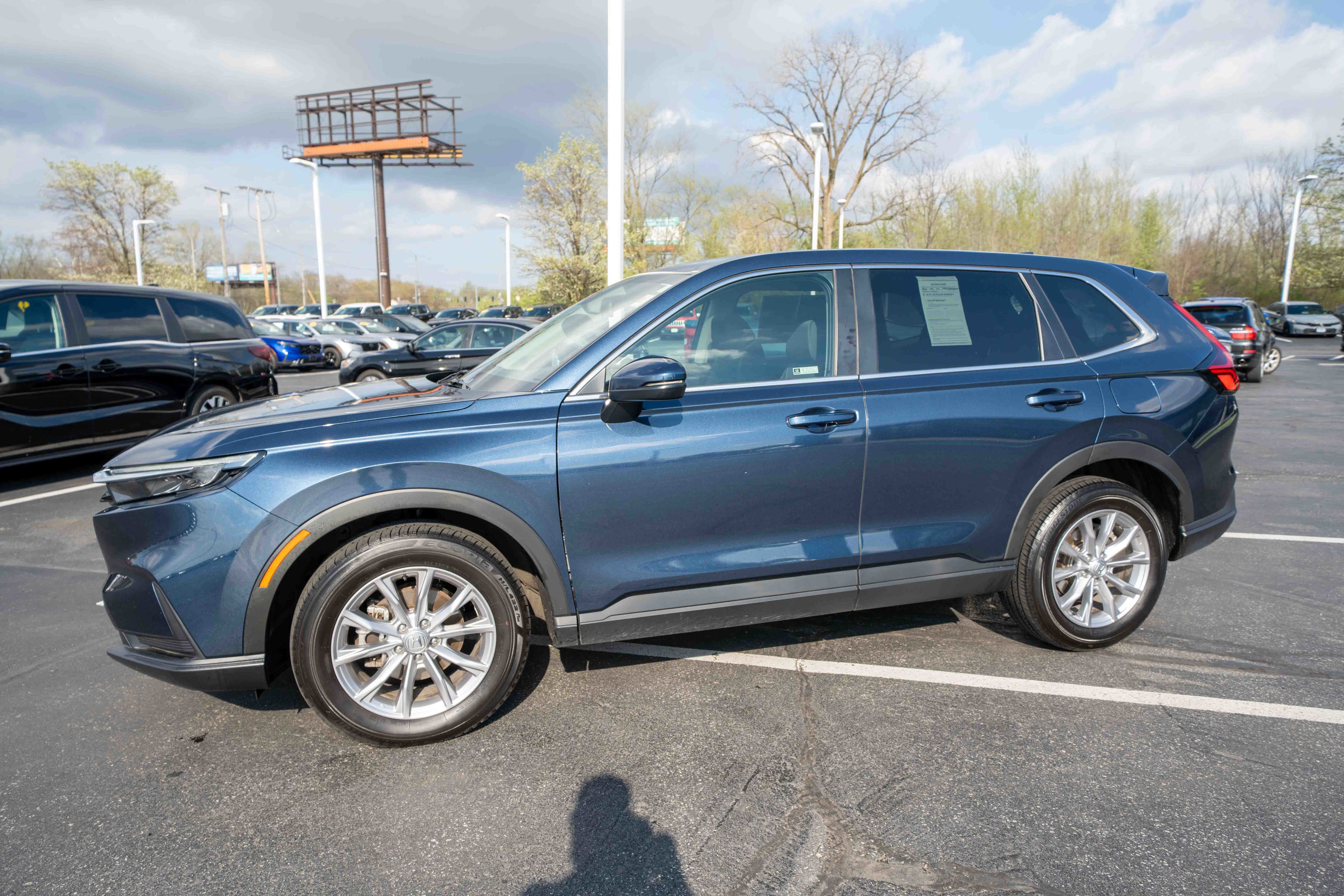 Used 2024 Honda CR-V EX image 3