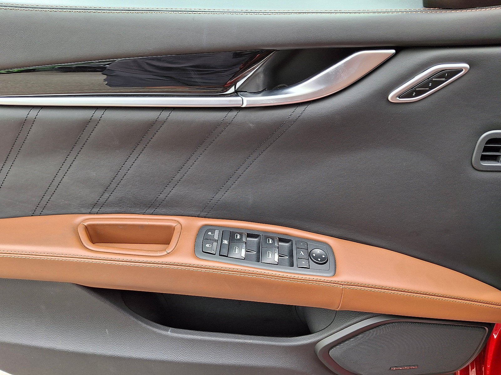 Used 2021 Maserati Ghibli Trofeo RWD image 12