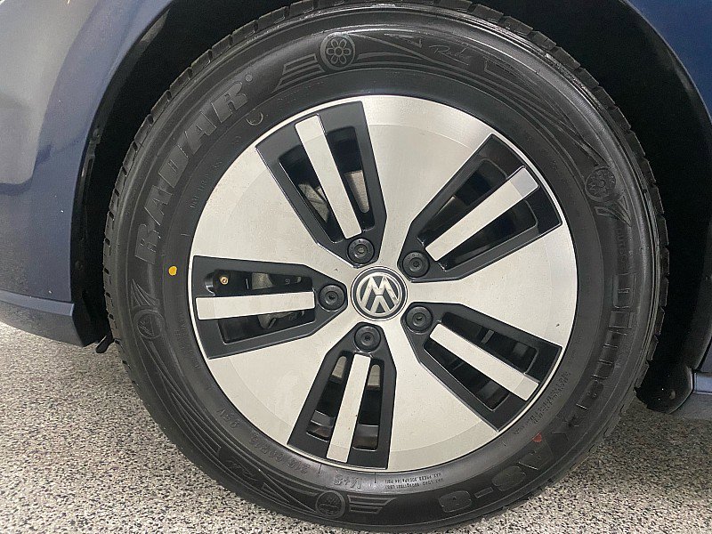 Used 2016 Volkswagen e-Golf SE w/ DC Fast Charging Package FWD image 23