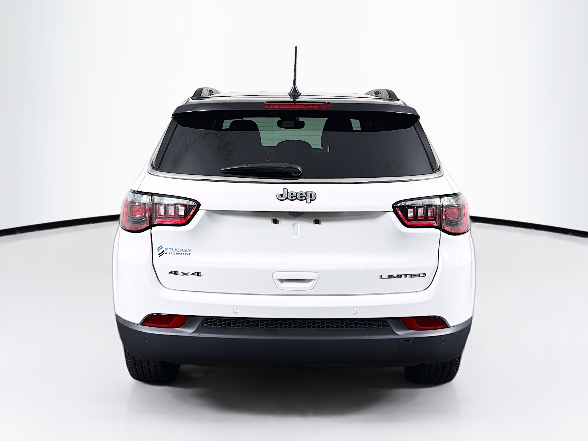 Used 2025 Jeep Compass Limited image 7