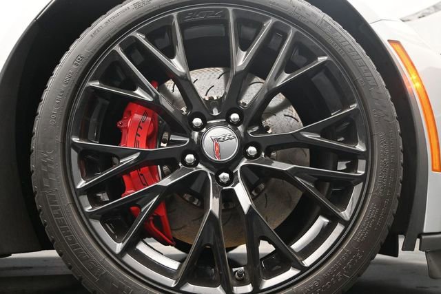 Used 2016 Chevrolet Corvette Z06 w/ 3LZ Preferred Equipment Group RWD image 9