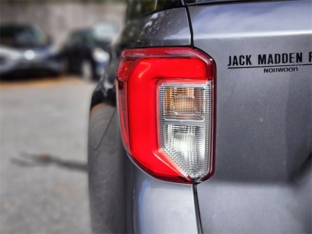 Certified 2022 Ford Explorer XLT w/ Equipment Group 202A image 9