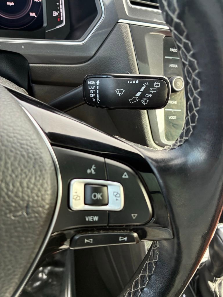 Used 2021 Volkswagen Tiguan SEL Premium R-Line image 27