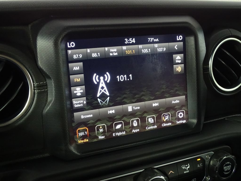 Used 2023 Jeep Wrangler Unlimited Sahara AWD/4WD image 25