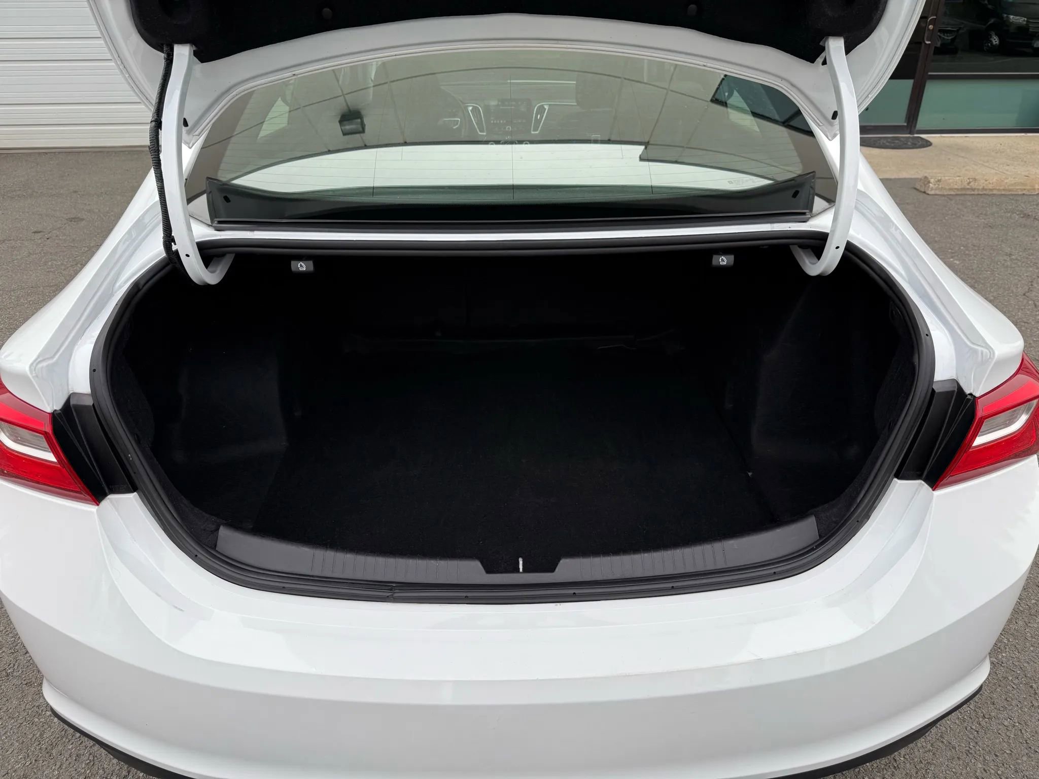 Used 2023 Chevrolet Malibu LT image 24