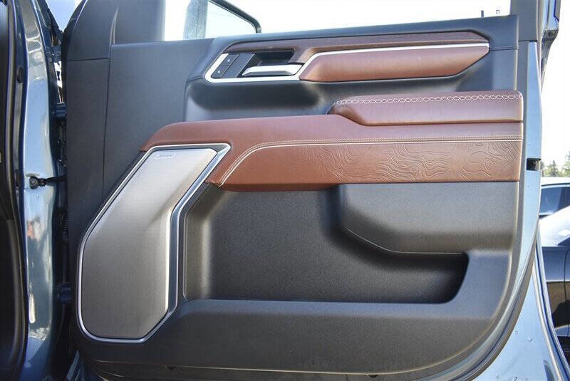 Used 2025 GMC Sierra 3500 Denali Ultimate image 29