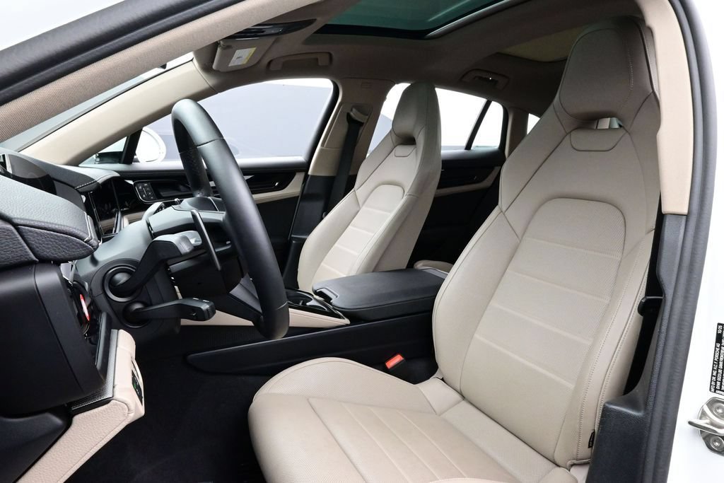Certified 2026 Porsche Panamera w/ Premium Package RWD image 5
