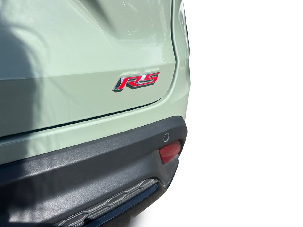 Used 2024 Chevrolet Trax RS w/ Sunroof Package FWD image 32