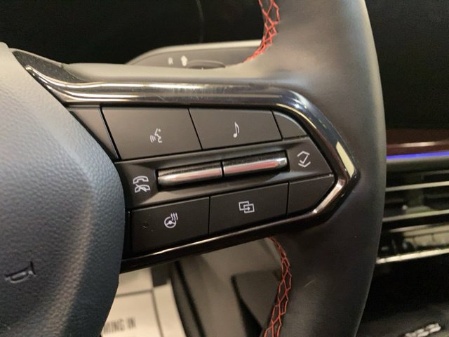 Used 2026 Chevrolet Traverse RS w/ LPO, Floor Liner Package AWD/4WD image 33
