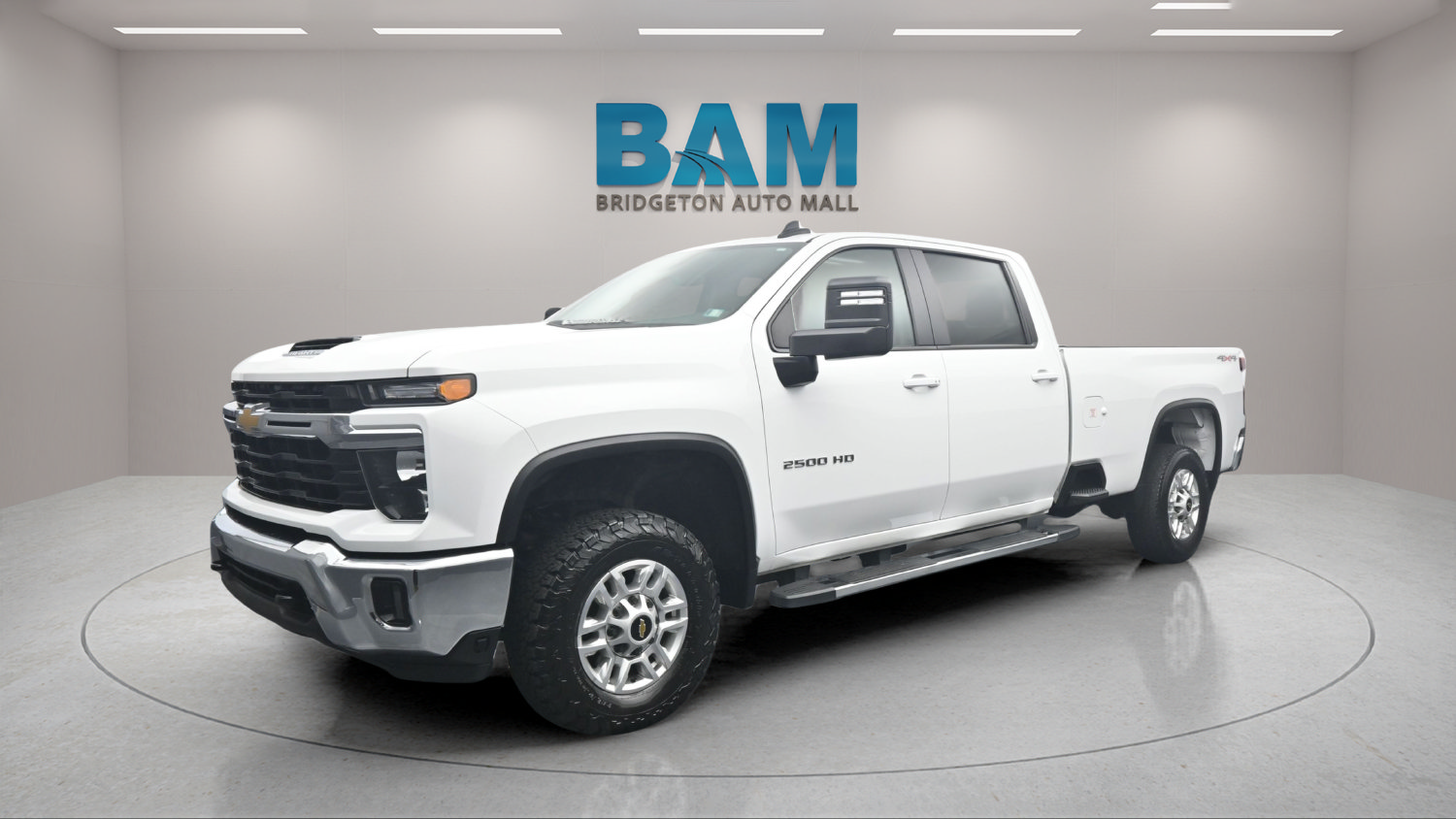 Used 2025 Chevrolet Silverado 2500 LT w/ Convenience Package AWD/4WD image 3