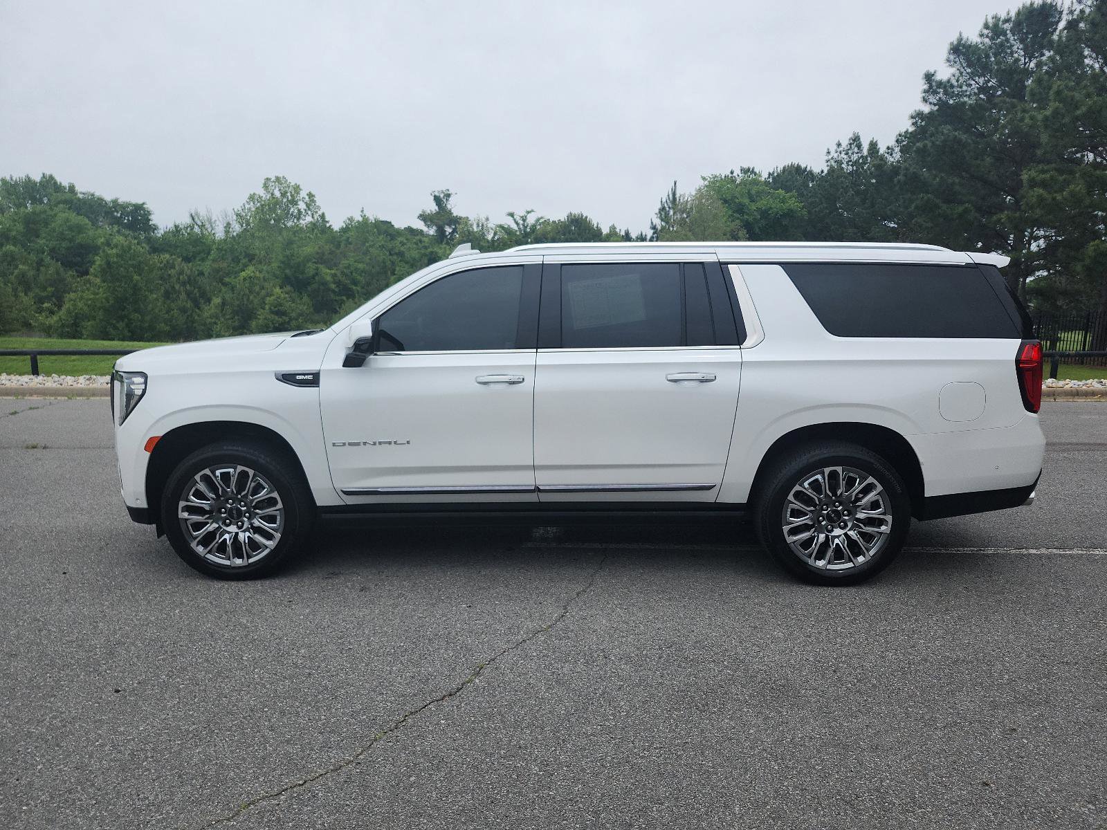 Certified 2023 GMC Yukon XL Denali Ultimate AWD/4WD image 2