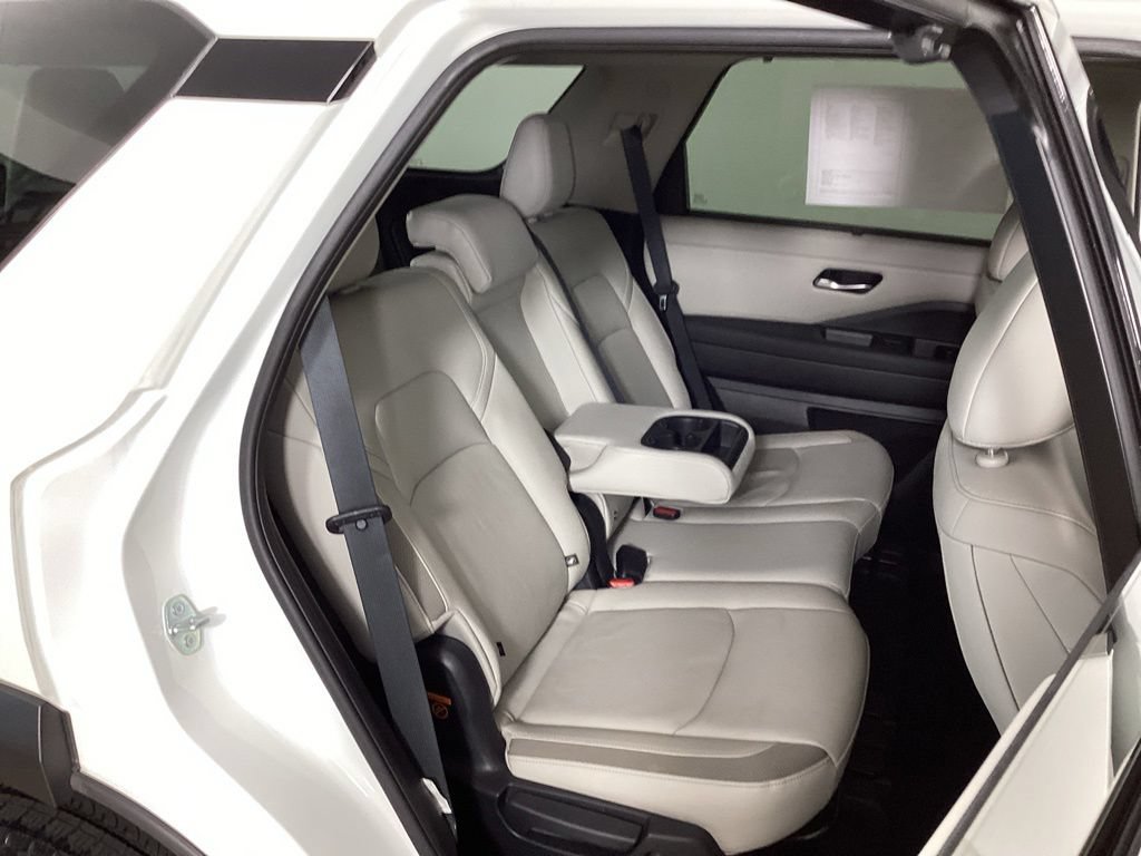 Used 2022 Nissan Pathfinder SL AWD/4WD image 37