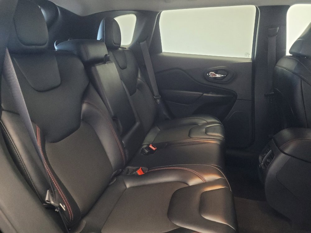 Used 2022 Jeep Cherokee Trailhawk image 19