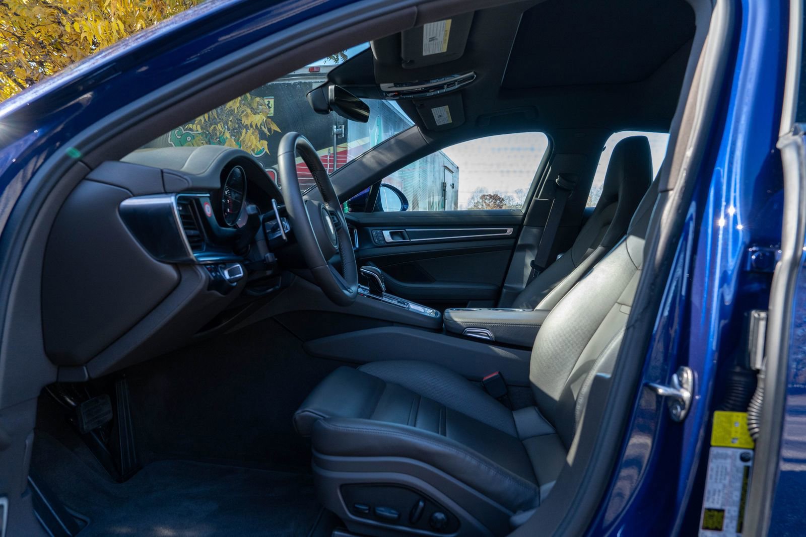 Certified 2023 Porsche Panamera Platinum Edition image 24