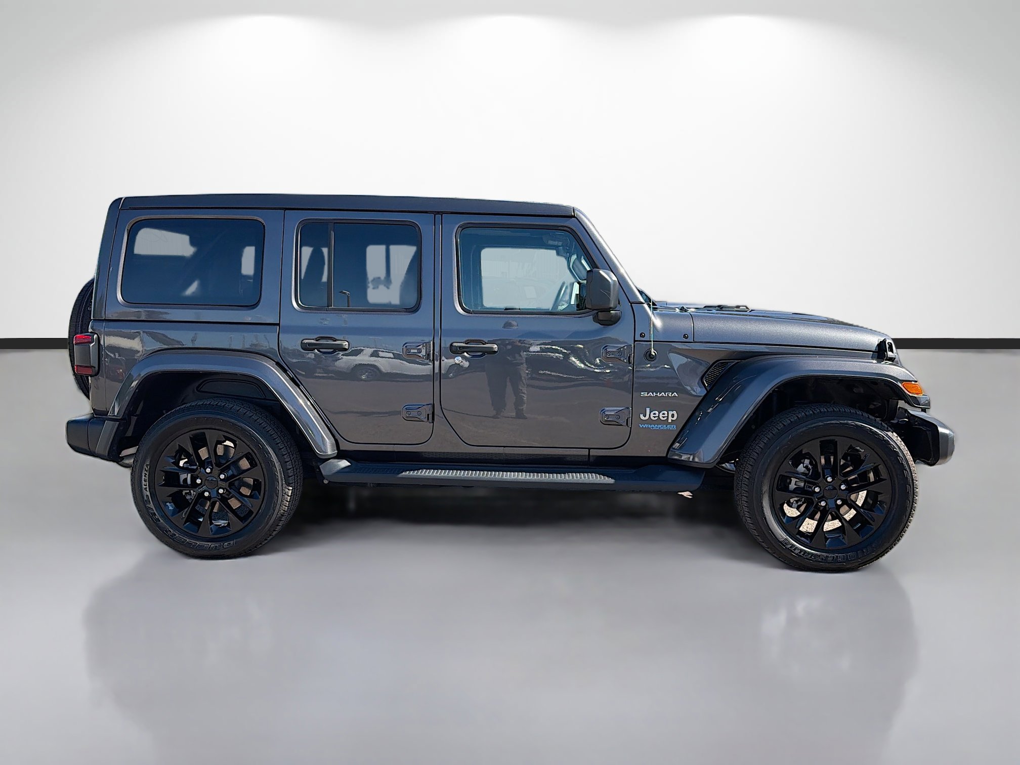Used 2021 Jeep Wrangler Unlimited Sahara w/ Cold Weather Group image 6