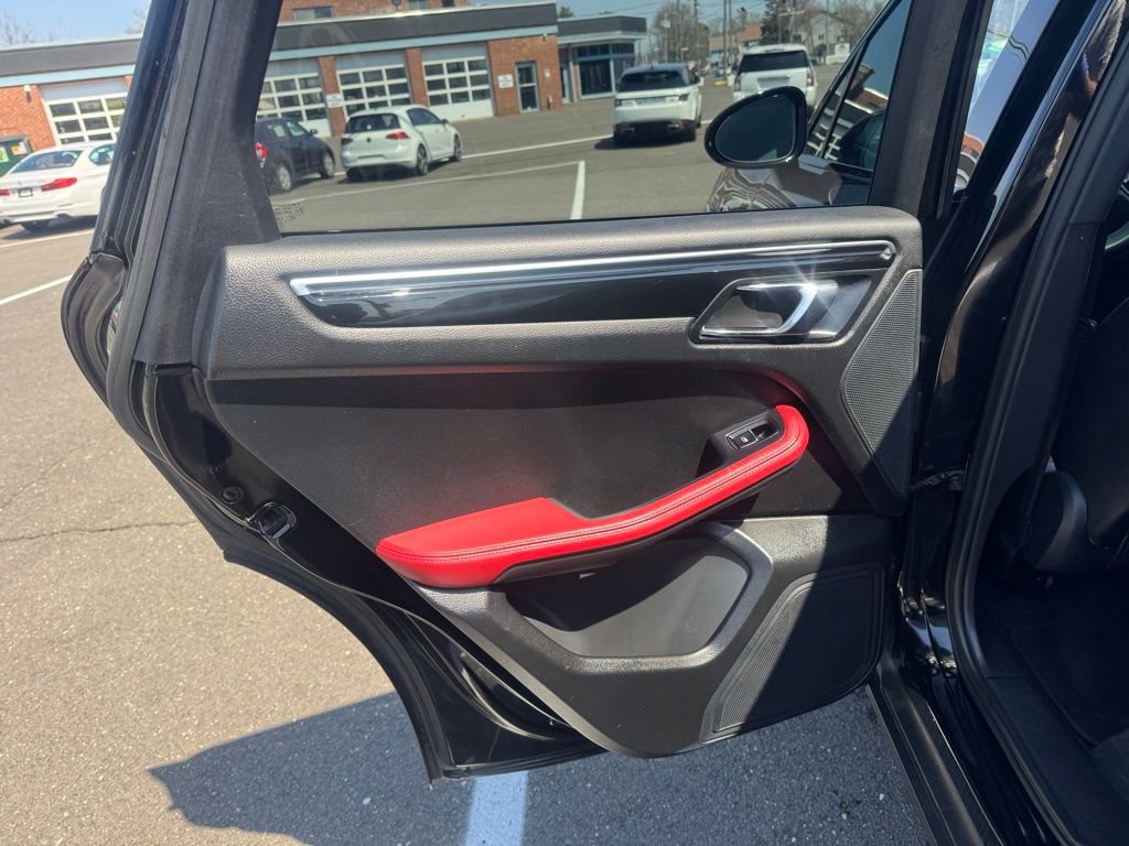 Used 2016 Porsche Macan S image 33