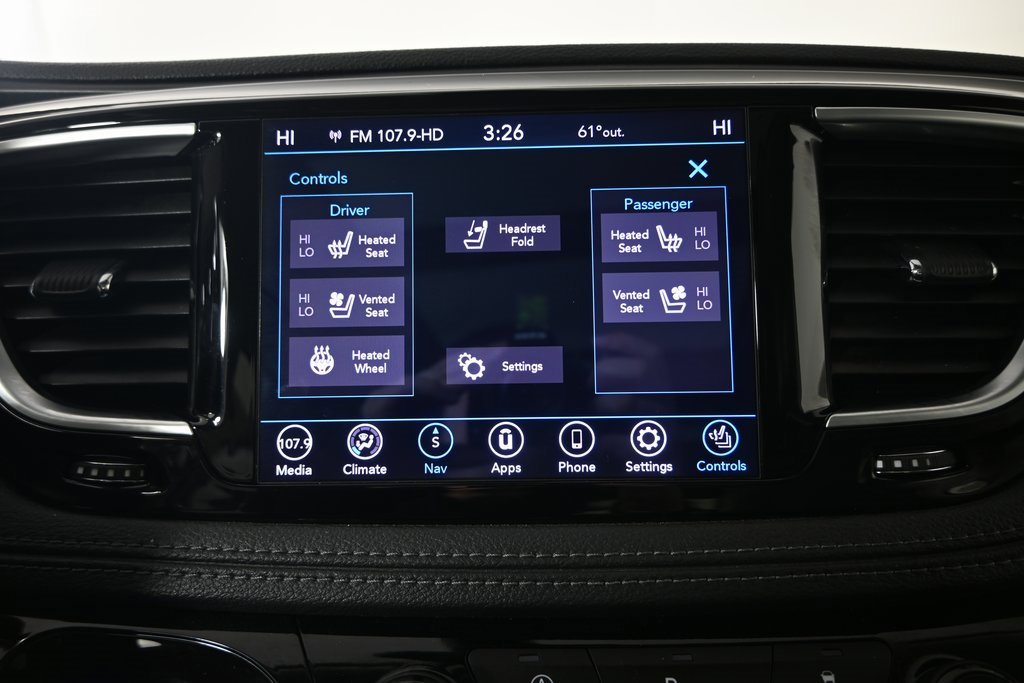 Used 2020 Chrysler Pacifica Limited image 32