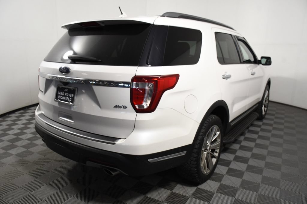 Used 2018 Ford Explorer Limited w/ Equipment Group 301A AWD/4WD image 6