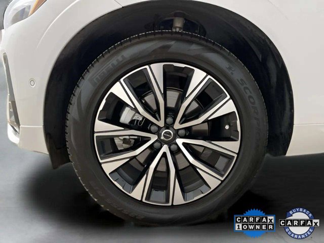 Used 2025 Volvo XC60 B5 Plus image 29