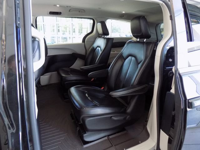 Used 2022 Chrysler Pacifica Touring-L image 21
