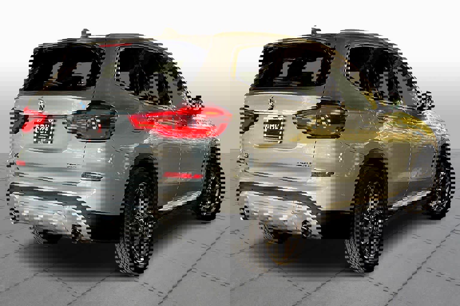 Used 2021 BMW X3 xDrive30e w/ Premium Package image 12