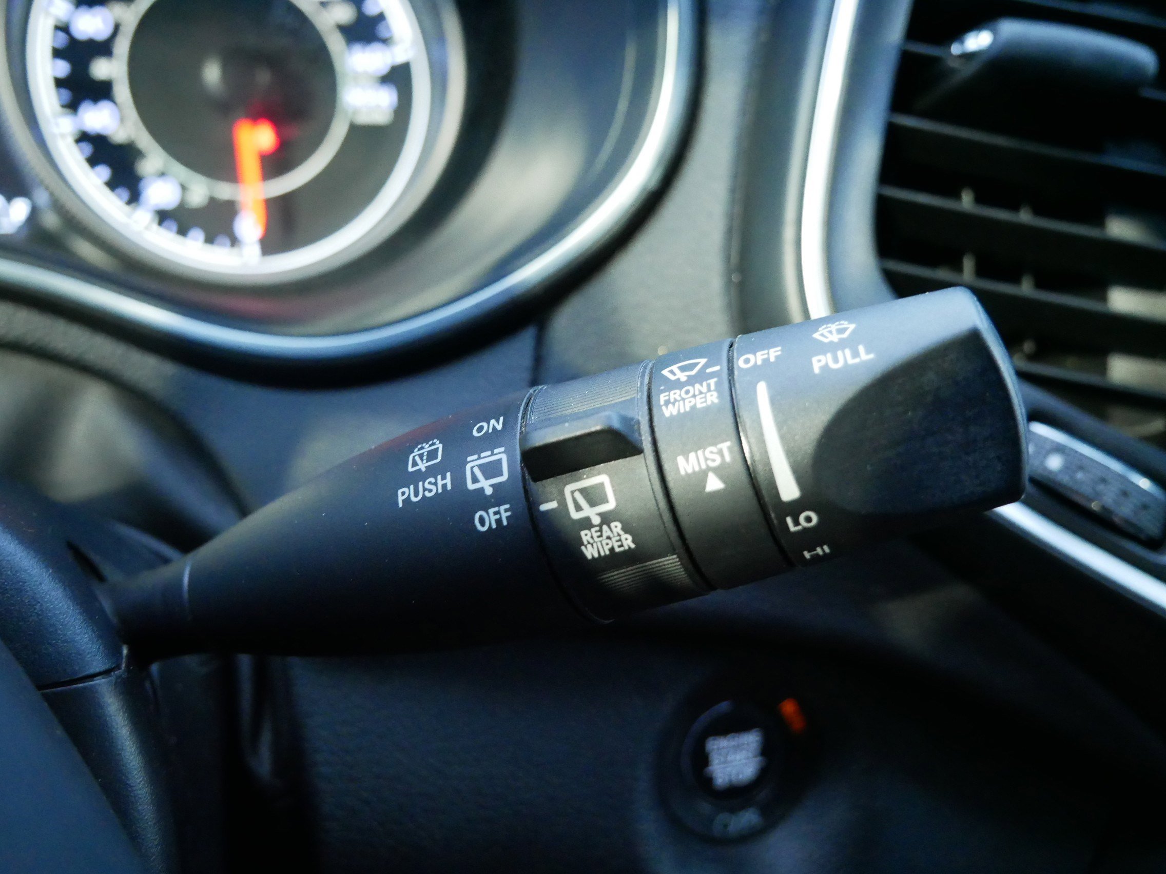 Used 2019 Jeep Cherokee Trailhawk w/ Cold Weather Group image 24