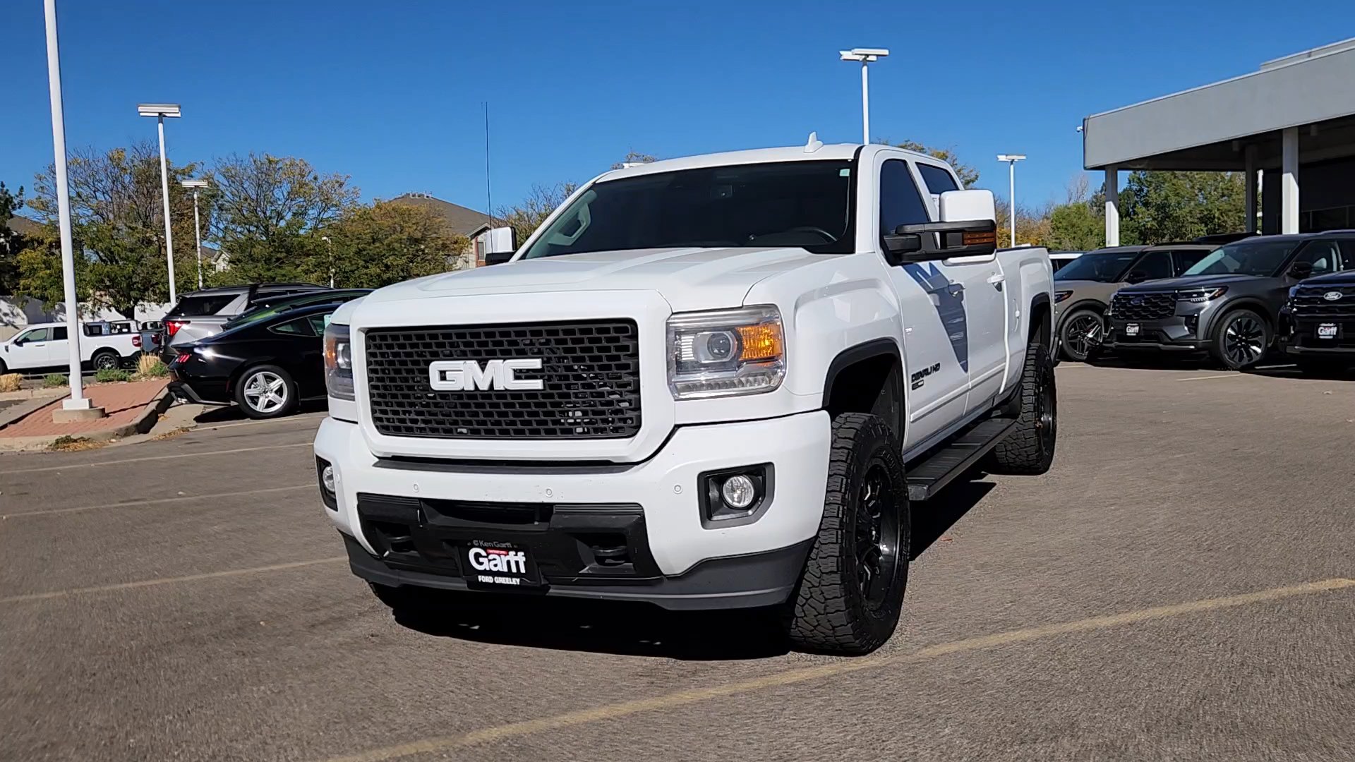 Used 2015 GMC Sierra 2500 Denali w/ Duramax Plus Package AWD/4WD image 3