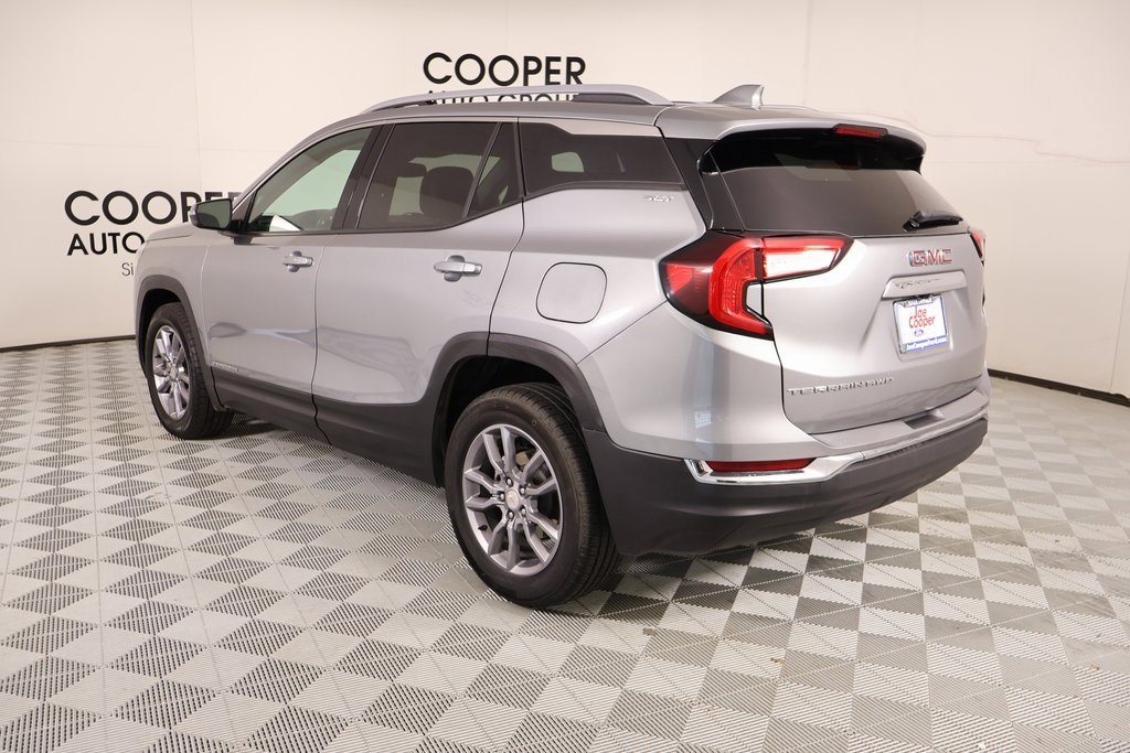 Used 2024 GMC Terrain SLT image 22