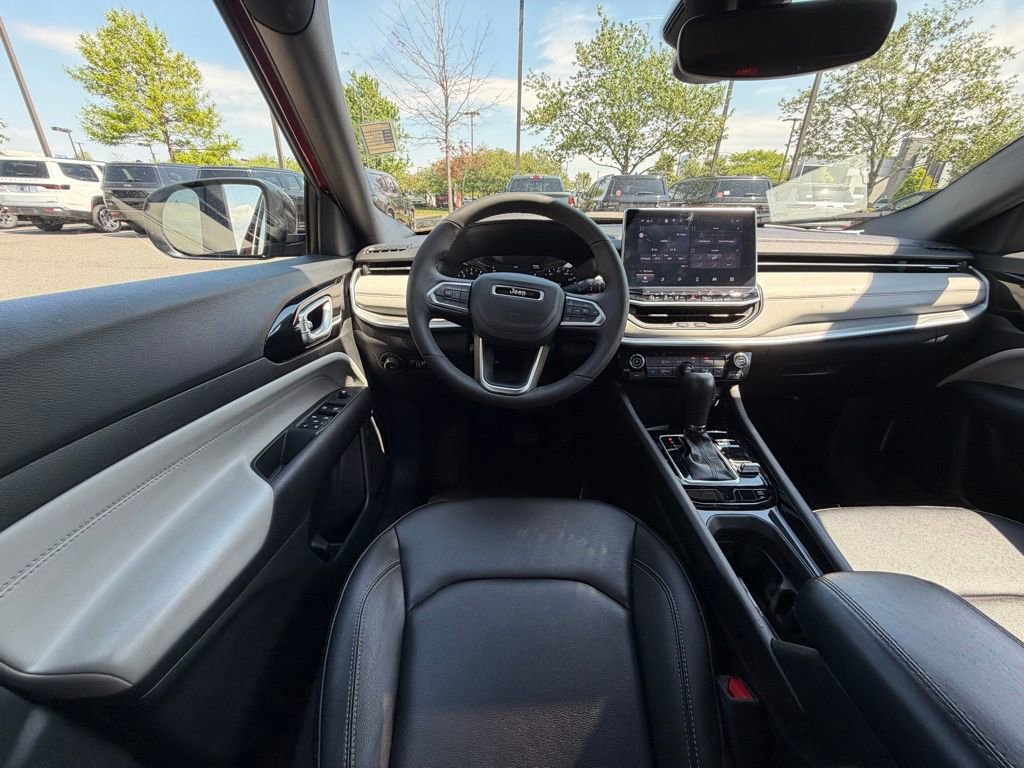 Certified 2025 Jeep Compass Limited AWD/4WD image 19