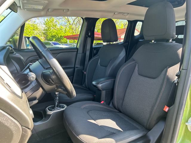 Used 2016 Jeep Renegade 75th Anniversary FWD image 10