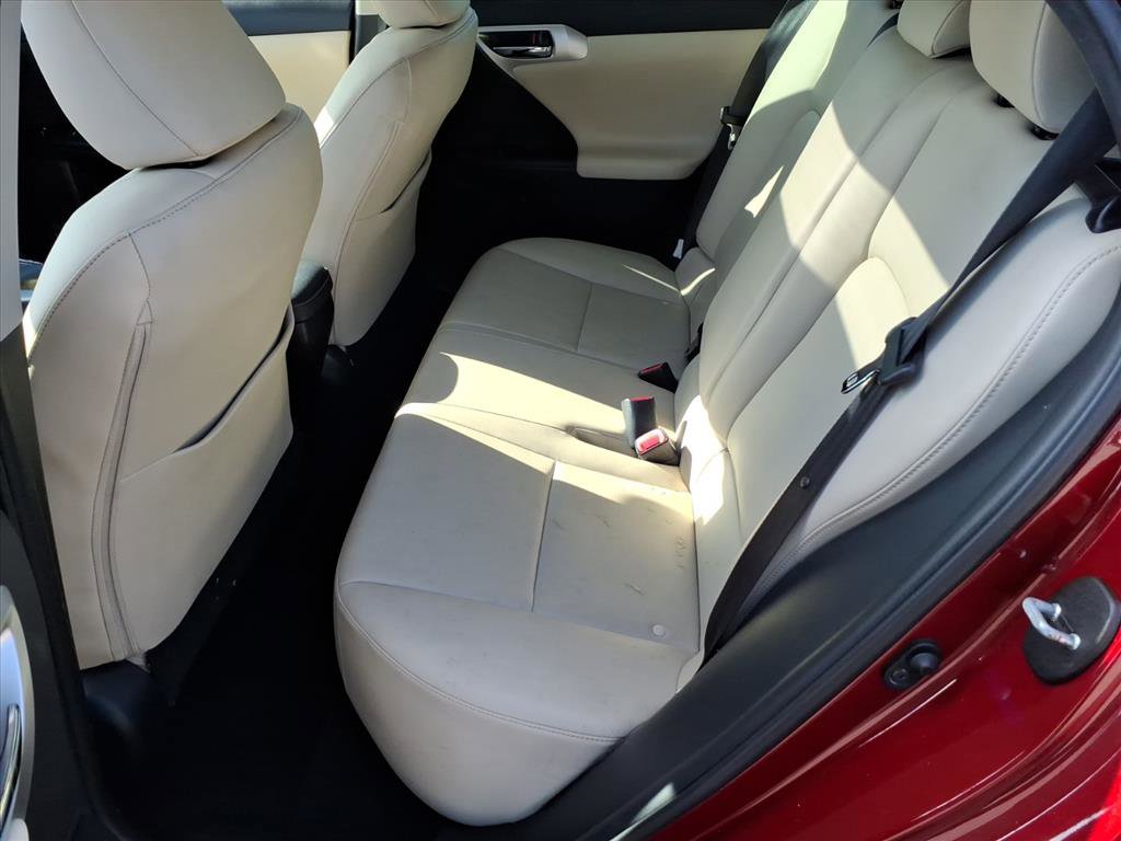 Used 2012 Lexus CT 200h Premium image 12