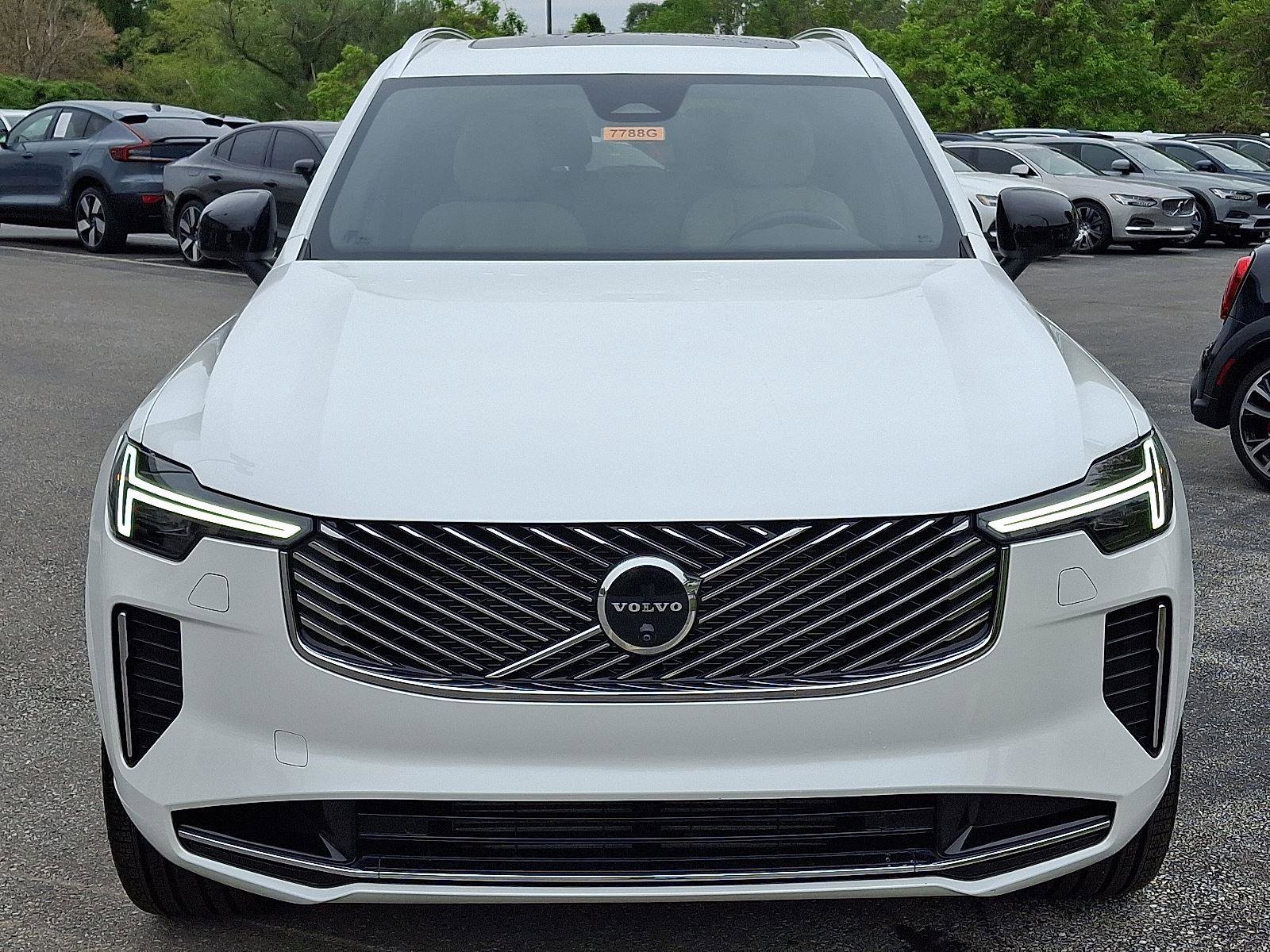 Certified 2025 Volvo XC90 T8 Plus w/ Protection Package Premier AWD/4WD image 2