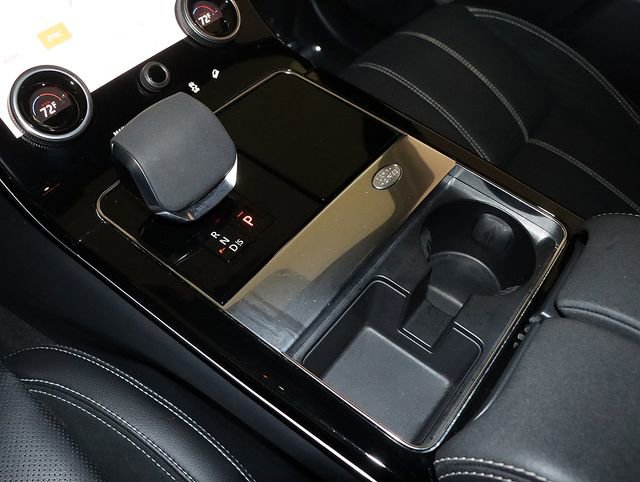 Used 2023 Land Rover Range Rover Velar R-Dynamic S image 23