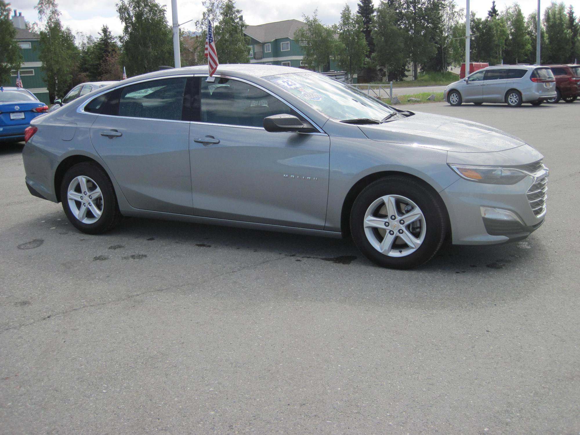 Used 2023 Chevrolet Malibu LS image 3
