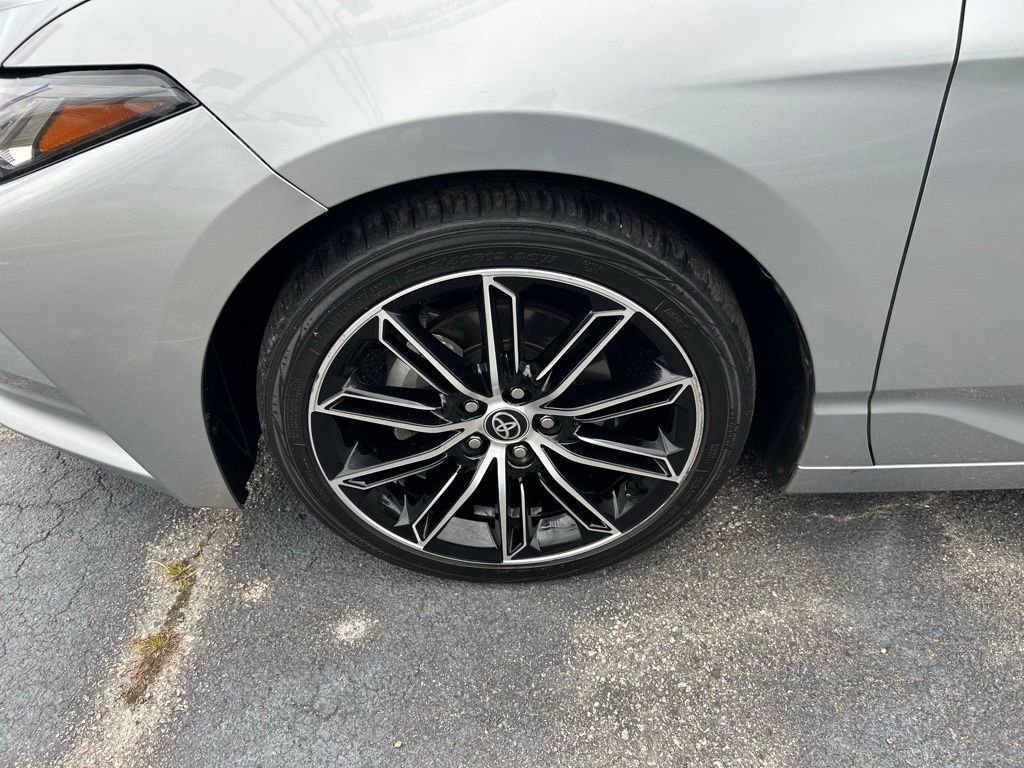 Used 2021 Toyota Avalon Touring image 14