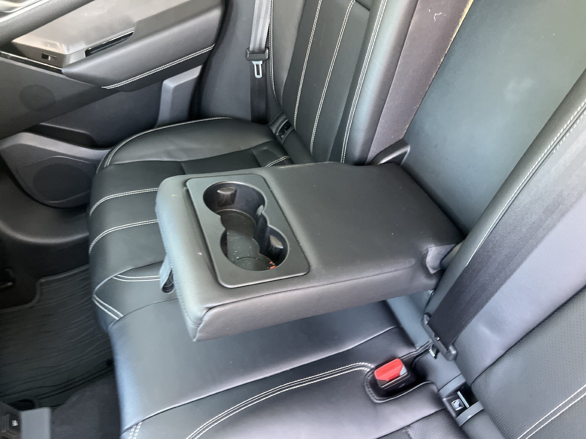 Used 2019 Land Rover Range Rover Velar S AWD/4WD image 19