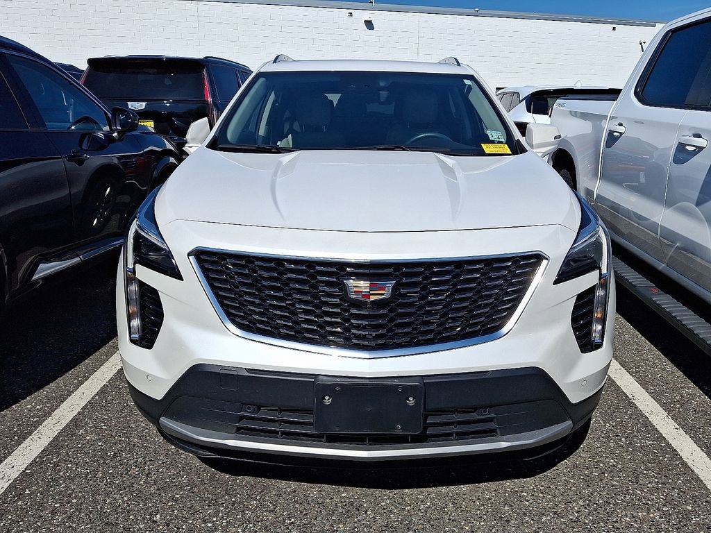 Used 2022 Cadillac XT4 Premium Luxury w/ Enhanced Visibility Package image 2