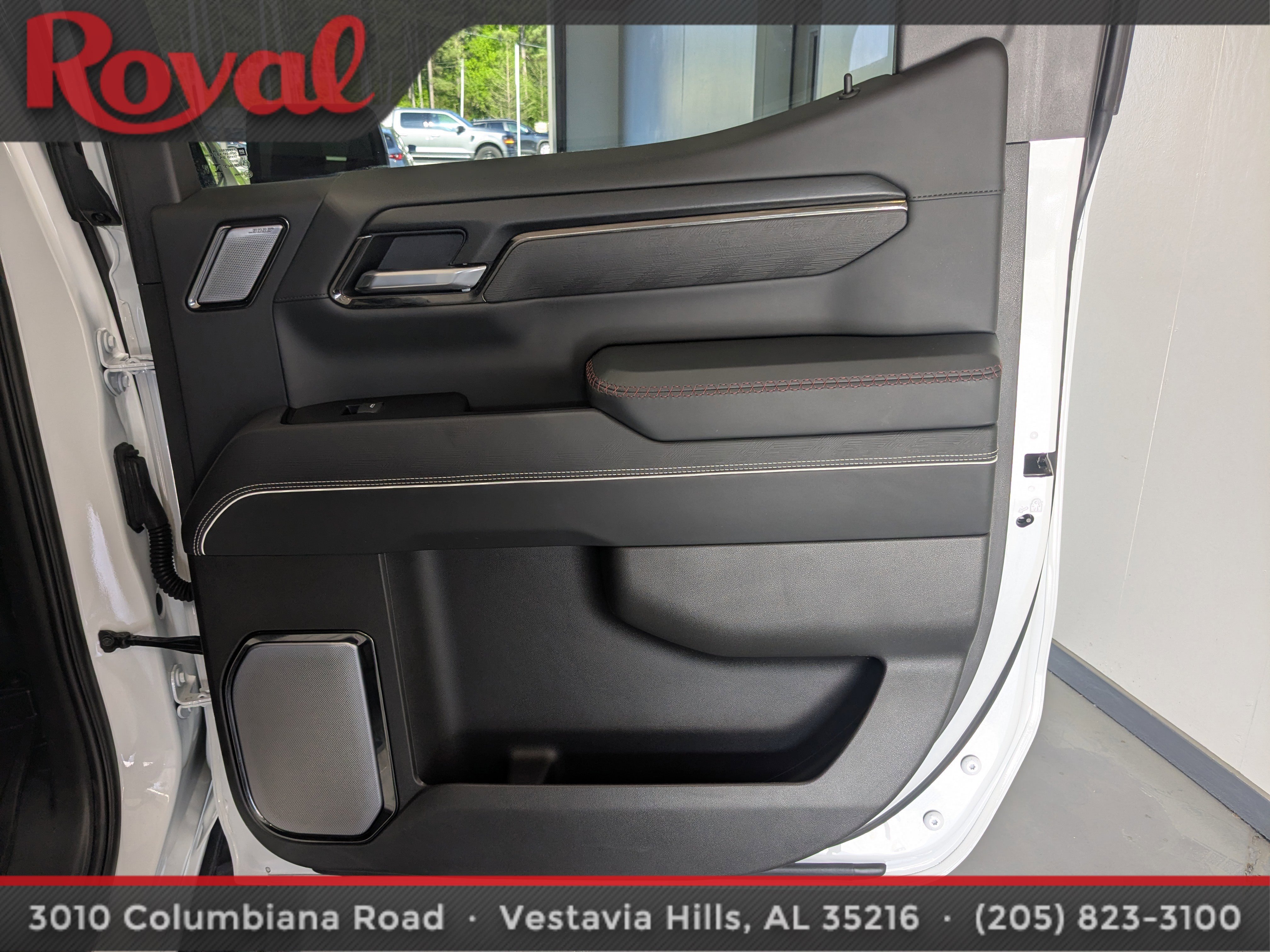 Used 2025 GMC Sierra 1500 AT4X image 9